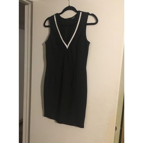 New~Black & White V Neck Mini Dress Sz Large - Picture 1 of 8